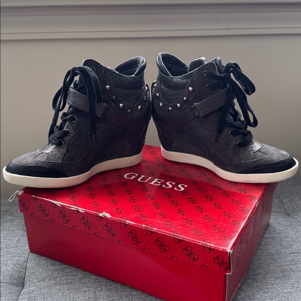Guess Huxley 2 Wedge Sneakers - Picture 7 of 10